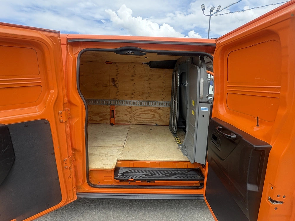 Fourgon utilitaire Ford Transit T-150 2017