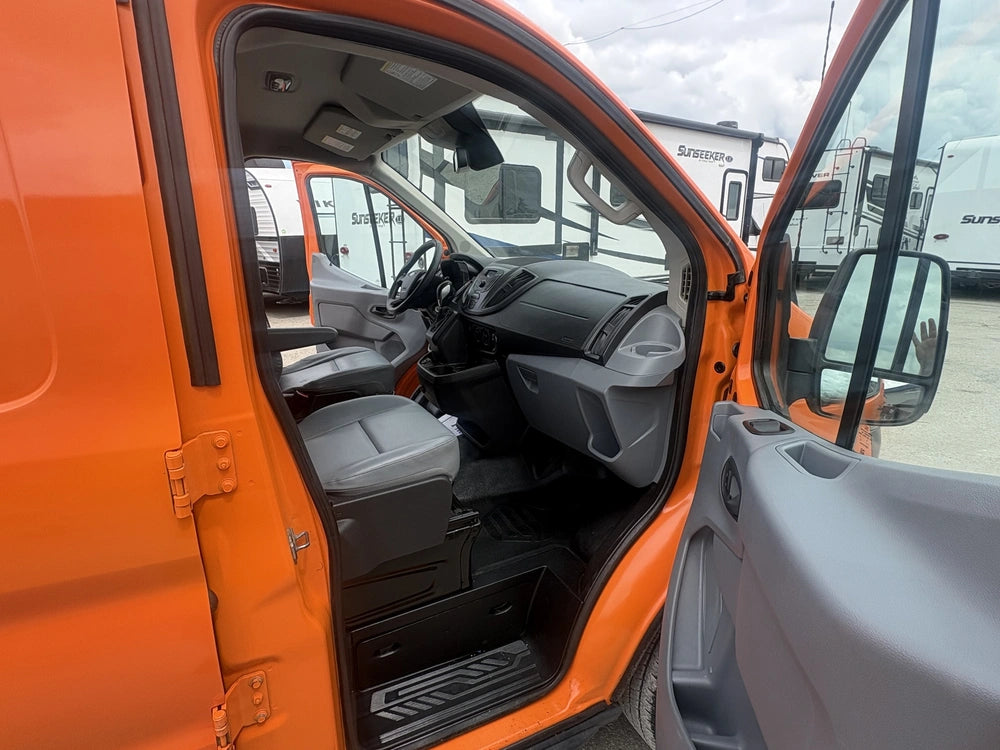 Fourgon utilitaire Ford Transit T-150 2017