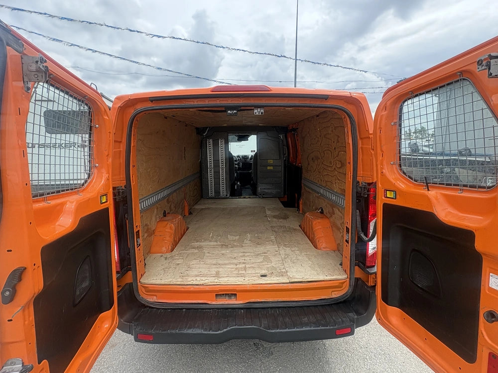 Fourgon utilitaire Ford Transit T-150 2017
