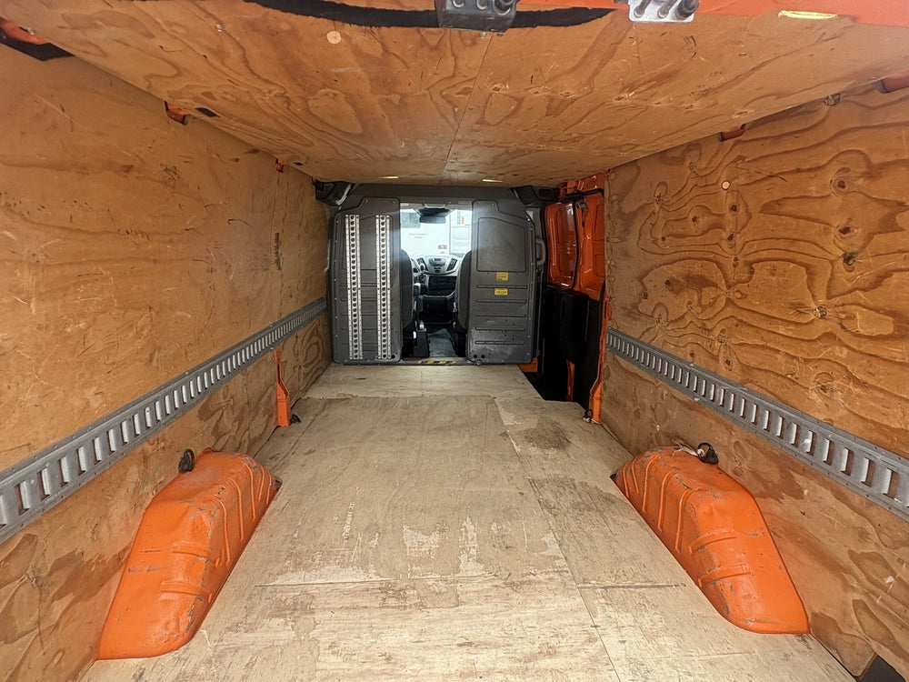Fourgon utilitaire Ford Transit T-150 2017