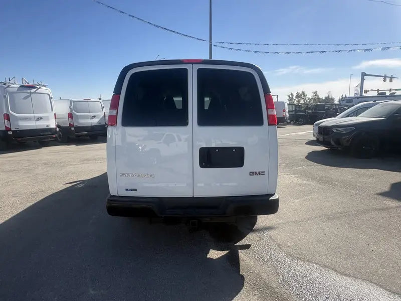 GMC Savana 3500 LS 2021