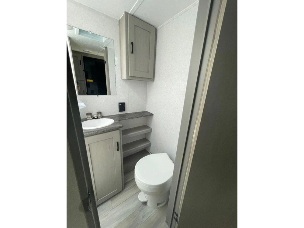 Coachmen 2023 Viking 252DBUS
