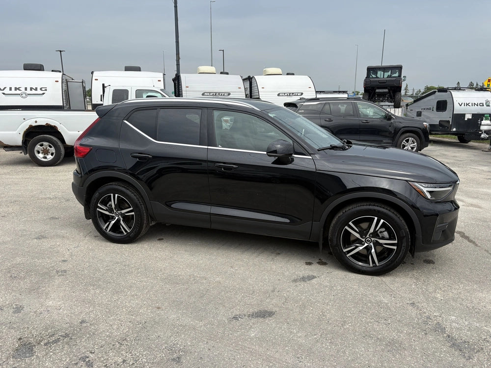 Volvo 2025 XC40