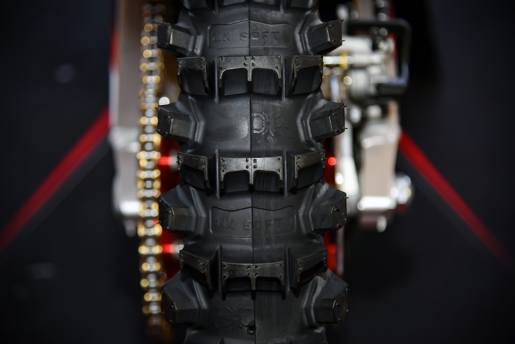 Scorpion™ MX Soft Tire