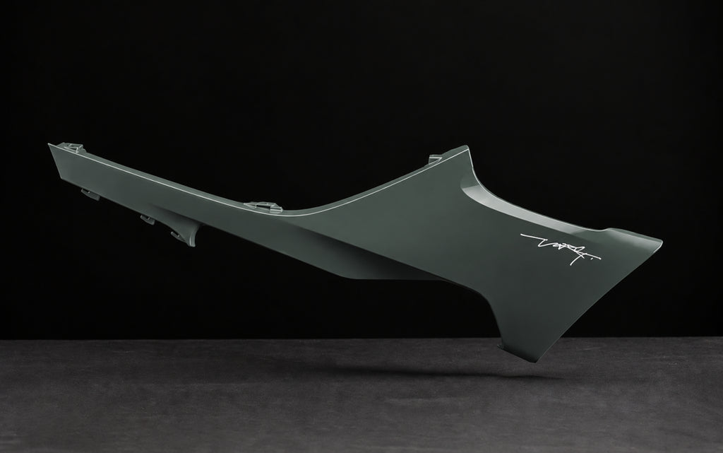 Front right spoiler
