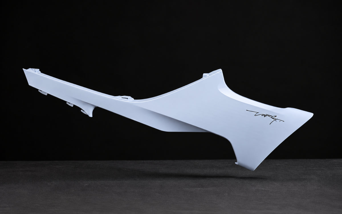 Front right spoiler