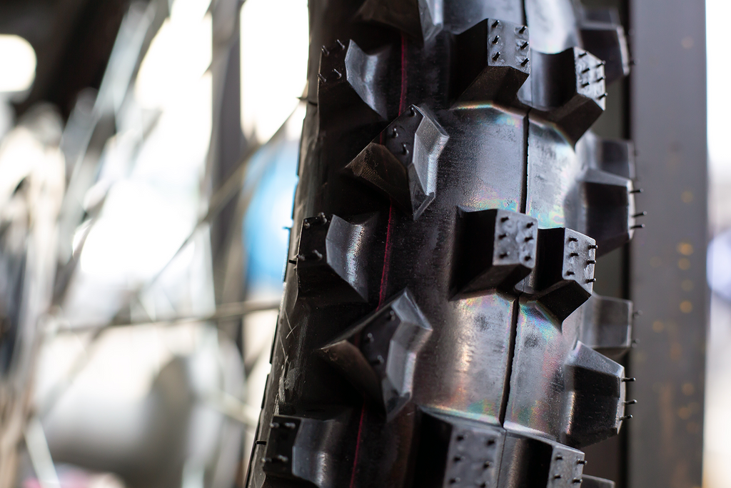 Scorpion™ MX32 Mid Soft Tire