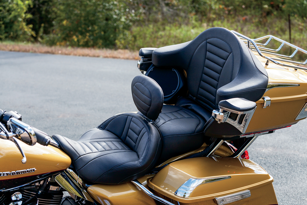 One-Piece Deluxe 2-Up Touring Seat